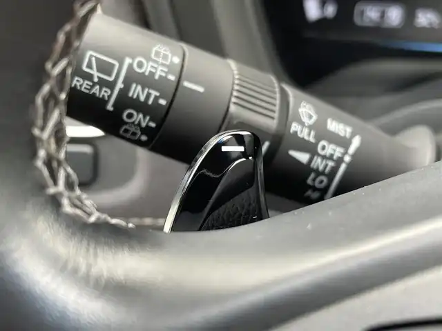 ホンダ ヴェゼル RS ホンダセンシング 山梨県 2016(平28)年 2.5万km ホワイトオーキッドパール ワンオーナー/純正メモリナビ(VXM-175VFi)/純正CD/DVD/SD/Bluetooth接続/フルセグTV/バックカメラ/ETC/前後ドライブレコーダー/前席シートヒーター/パドルシフト/ステアリングスイッチ/電動パーキングブレーキ/ブレーキホールド/スペアキー1本/取扱説明書/保証書