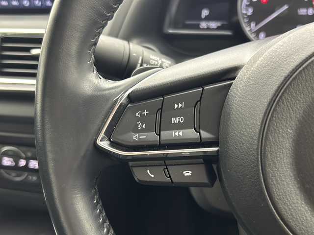 マツダ アクセラ 15S Lパッケージ 宮城県 2017(平29)年 2.7万km スノーフレイクホワイトパールマイカ ワンオーナー/純正ナビ/フルセグTV/Bluetooth/USB入力端子/ビルトインETC/前方ドライブレコーダー/レーダークルーズコントロール/レザーシート/パワーシート/シートメモリー/シートヒーター/パドルシフト/プッシュスタート/スマートキー/スペアキー/オートライト/LEDヘッドライト/純正フロアマット/純正18インチアルミホイール