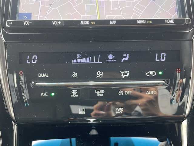 トヨタ ハリアー プレミアム スタイルノアール 静岡県 2019(令1)年 4.6万km ホワイトパールクリスタルシャイン ●純正ナビ/(フルセグ/CD/DVD/Bluetooth)/(NSZT-Y68T)/●ハーフレザーシート/●運転席パワーシート/●バックカメラ/●レーダークルーズコントロール/●衝突被害軽減システム/●レーンキープアシスト/●前後コーナーセンサー/●電動パーキングブレーキ/●オートブレーキホールド/●LEDライト＆フォグランプ/●オートライト/●オートマチックハイビーム/●革巻きステアリング/●ステアリングスイッチ/●ETC/●前方ドライブレコーダー/●電動リアゲート/●電動格納ウィンカーミラー/●ドアバイザー/●プッシュスタート/●スマートキー/●純正18インチアルミホイール/●W＋カーテンSRS＋ABS