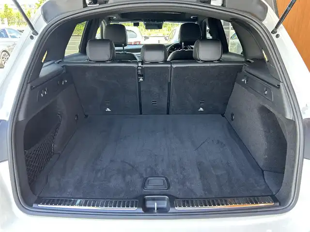 メルセデス・ベンツ ＧＬＣ２２０ d 4マチック AMGライン 鹿児島県 2022(令4)年 3.5万km ダイヤモンドホワイト 純正ナビ/フルセグTV/Bluetoothオーディオ/全方位カメラ/前後ドライブレコーダー/ETC/ハーフレザーシート/全席シートヒーター/前席パワーシート/ブラインドスポットモニター/レーンキープ アシスト/衝突軽減ブレーキ/パワーテールゲート/パノラミックスライディングルーフ/保証書/取扱説明書/スペアキー1本