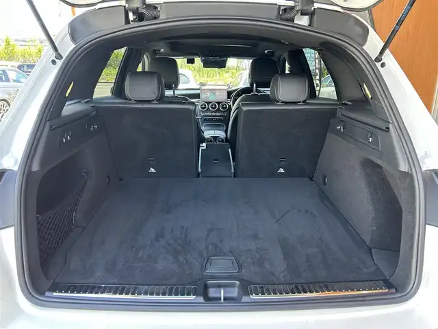 メルセデス・ベンツ ＧＬＣ２２０ d 4マチック AMGライン 鹿児島県 2022(令4)年 3.5万km ダイヤモンドホワイト 純正ナビ/フルセグTV/Bluetoothオーディオ/全方位カメラ/前後ドライブレコーダー/ETC/ハーフレザーシート/全席シートヒーター/前席パワーシート/ブラインドスポットモニター/レーンキープ アシスト/衝突軽減ブレーキ/パワーテールゲート/パノラミックスライディングルーフ/保証書/取扱説明書/スペアキー1本