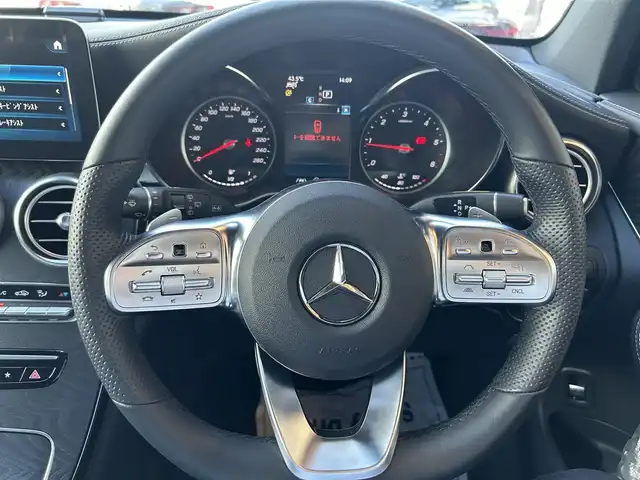 メルセデス・ベンツ ＧＬＣ２２０ d 4マチック AMGライン 鹿児島県 2022(令4)年 3.5万km ダイヤモンドホワイト 純正ナビ/フルセグTV/Bluetoothオーディオ/全方位カメラ/前後ドライブレコーダー/ETC/ハーフレザーシート/全席シートヒーター/前席パワーシート/ブラインドスポットモニター/レーンキープ アシスト/衝突軽減ブレーキ/パワーテールゲート/パノラミックスライディングルーフ/保証書/取扱説明書/スペアキー1本