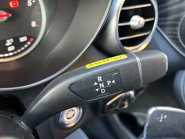 メルセデス・ベンツ ＧＬＣ２２０ d 4マチック AMGライン 鹿児島県 2022(令4)年 3.5万km ダイヤモンドホワイト 純正ナビ/フルセグTV/Bluetoothオーディオ/全方位カメラ/前後ドライブレコーダー/ETC/ハーフレザーシート/全席シートヒーター/前席パワーシート/ブラインドスポットモニター/レーンキープ アシスト/衝突軽減ブレーキ/パワーテールゲート/パノラミックスライディングルーフ/保証書/取扱説明書/スペアキー1本