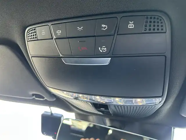 メルセデス・ベンツ ＧＬＣ２２０ d 4マチック AMGライン 鹿児島県 2022(令4)年 3.5万km ダイヤモンドホワイト 純正ナビ/フルセグTV/Bluetoothオーディオ/全方位カメラ/前後ドライブレコーダー/ETC/ハーフレザーシート/全席シートヒーター/前席パワーシート/ブラインドスポットモニター/レーンキープ アシスト/衝突軽減ブレーキ/パワーテールゲート/パノラミックスライディングルーフ/保証書/取扱説明書/スペアキー1本