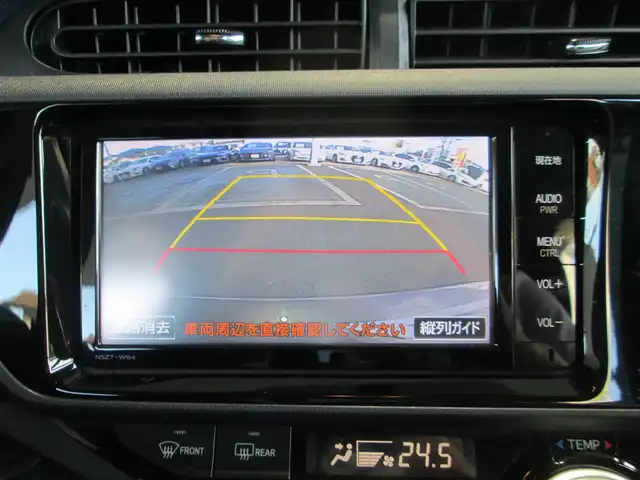 トヨタ アクア S 千葉県 2015(平27)年 9.2万km グレーメタリック 純正SDナビ、フルセグTV(キャンセラー有)/バックカメラ/純正オーディオ【DVD/CD/BT/SD】/プッシュスタート/ヘッドライトレベライザー/フォグランプ/横滑り防止装置/前後コーナーセンサー/ルームミラー型前方ドライブレコーダー/ビルトインETC、スペアキー/取扱説明書/ナビ取扱説明書/新車時保証書