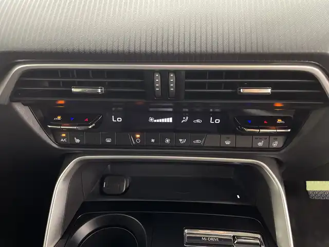 マツダ ＣＸ－６０ XD Sパッケージ 鹿児島県 2023(令5)年 0.9万km ディープクリスタルブルーマイカ メーカーナビ/（BT/フルセグTV）/レーダークルーズコントロール/衝突被害軽減ブレーキ/レーンキープアシスト/全方位カメラ/シートヒーター/ステアリングヒーター/パワーシート/電動パーキングブレーキ/オートホールド機能/パドルシフト/オートライト/オートマチックハイビーム/ドアバイザー/スマートキー/プッシュスタート