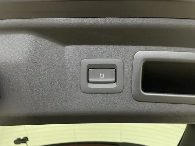 マツダ ＣＸ－６０ XD Sパッケージ 鹿児島県 2023(令5)年 0.9万km ディープクリスタルブルーマイカ メーカーナビ/（BT/フルセグTV）/レーダークルーズコントロール/衝突被害軽減ブレーキ/レーンキープアシスト/全方位カメラ/シートヒーター/ステアリングヒーター/パワーシート/電動パーキングブレーキ/オートホールド機能/パドルシフト/オートライト/オートマチックハイビーム/ドアバイザー/スマートキー/プッシュスタート