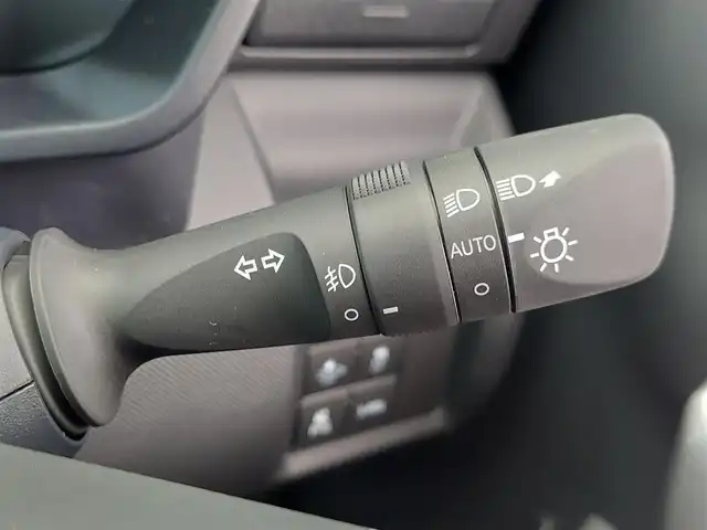 トヨタ ライズ Z 東京都 2025(令7)年 0.1千km ベージュ 登録済未使用車/純正ディスプレイオーディオ/バックカメラ/apple car play/android auto/純正17インチアルミホイール/プリクラッシュセーフティシステム/レーダークルーズコントロール/レーンキープアシスト/フルセグTV/LEDヘッドライト/シートヒーター/プッシュスタート/電動格納ミラー/Bluetooth