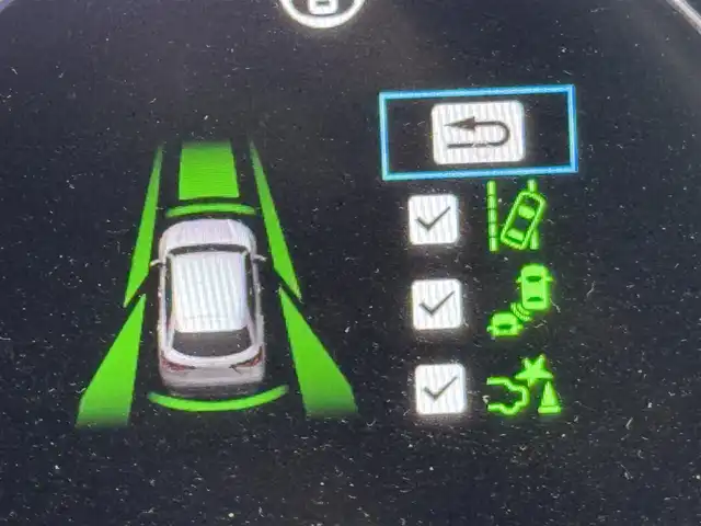 ホンダ ＺＲ－Ｖ Z 福岡県 2024(令6)年 1万km プラチナホワイトパール 純正９型ナビ　/全方位カメラ　/ホンダセンシング　/レーダークルコン　/シートヒーター　/ステアリングヒーター　/パワーシート　/置くだけ充電　/ＥＴＣ２．０　/ＢＳＭ　/ヒルアシストコントロール　/ＭＴモード付　/電動リアゲート
