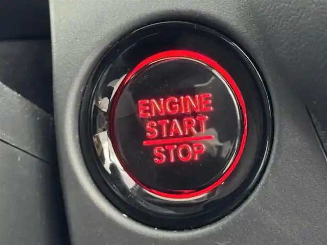 ホンダ ＺＲ－Ｖ Z 福岡県 2024(令6)年 1万km プラチナホワイトパール 純正９型ナビ　/全方位カメラ　/ホンダセンシング　/レーダークルコン　/シートヒーター　/ステアリングヒーター　/パワーシート　/置くだけ充電　/ＥＴＣ２．０　/ＢＳＭ　/ヒルアシストコントロール　/ＭＴモード付　/電動リアゲート