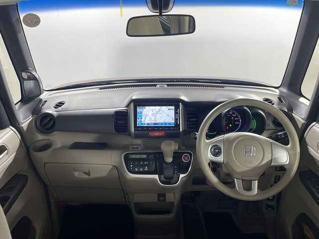 ホンダ Ｎ ＢＯＸ G Lパッケージ 沖縄県 2015(平27)年 7.2万km プレミアムディープロッソパール 禁煙車　/純正ナビ　/フルセグ　Ｂｌｕｅｔｏｏｔｈ　ＤＶＤ　ＳＤ　/片側パワースライドドア　/シティーアクティブブレーキ　/バックカメラ　/ベンチシート　/シートバックテーブル　/ドアバイザー　/純正フロアマット/ドアバイザー/ヘッドライトレベライザー/ロールサンシェード