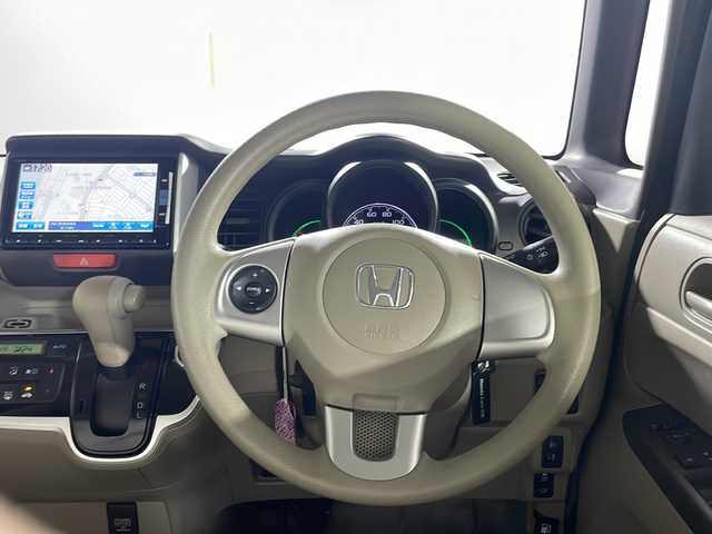 ホンダ Ｎ ＢＯＸ G Lパッケージ 沖縄県 2015(平27)年 7.2万km プレミアムディープロッソパール 禁煙車　/純正ナビ　/フルセグ　Ｂｌｕｅｔｏｏｔｈ　ＤＶＤ　ＳＤ　/片側パワースライドドア　/シティーアクティブブレーキ　/バックカメラ　/ベンチシート　/シートバックテーブル　/ドアバイザー　/純正フロアマット/ドアバイザー/ヘッドライトレベライザー/ロールサンシェード