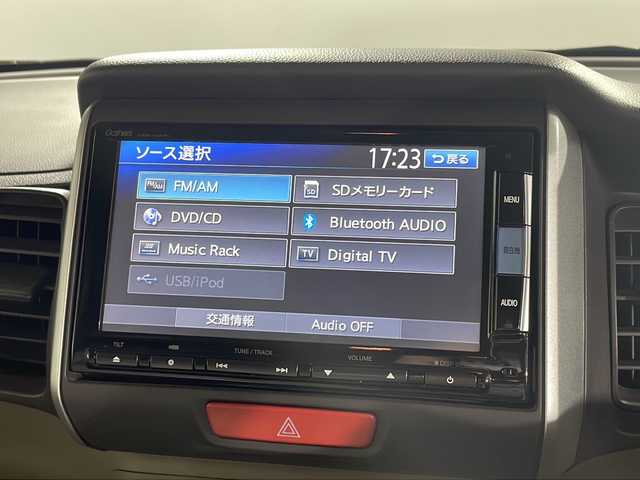 ホンダ Ｎ ＢＯＸ G Lパッケージ 沖縄県 2015(平27)年 7.2万km プレミアムディープロッソパール 禁煙車　/純正ナビ　/フルセグ　Ｂｌｕｅｔｏｏｔｈ　ＤＶＤ　ＳＤ　/片側パワースライドドア　/シティーアクティブブレーキ　/バックカメラ　/ベンチシート　/シートバックテーブル　/ドアバイザー　/純正フロアマット/ドアバイザー/ヘッドライトレベライザー/ロールサンシェード