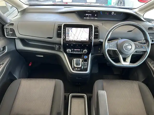 日産 セレナ e－パワー ハイウェイスター V 茨城県 2018(平30)年 7.6万km ダイヤモンドブラック 2トーン 純正9型ナビ/フルセグTV/両側パワースライドドア/アラウンドビューモニター/ビルトインETC/後席用フリップダウンモニター/レーダークルーズコントロール/フロント/バックソナー/エマージェンシーブレーキ/セーフティパックB/・プロパイロット/・車線逸脱防止支援システム/・インテリジェントルームミラー/・踏み間違い衝突防止アシスト/・駐車支援機能/LEDヘッドランプ/オートライト/デュアルオートエアコン/革巻きステアリング/ステアリングスイッチ/純正15インチアルミホイール/スマートキー/プッシュエンジンスターター