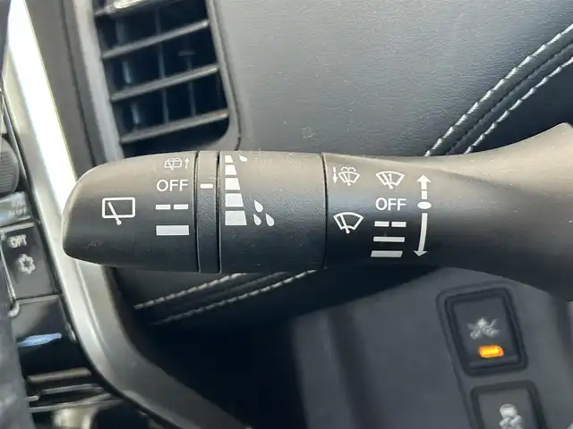 日産 セレナ e－パワー ハイウェイスター V 茨城県 2018(平30)年 7.6万km ダイヤモンドブラック 2トーン 純正9型ナビ/フルセグTV/両側パワースライドドア/アラウンドビューモニター/ビルトインETC/後席用フリップダウンモニター/レーダークルーズコントロール/フロント/バックソナー/エマージェンシーブレーキ/セーフティパックB/・プロパイロット/・車線逸脱防止支援システム/・インテリジェントルームミラー/・踏み間違い衝突防止アシスト/・駐車支援機能/LEDヘッドランプ/オートライト/デュアルオートエアコン/革巻きステアリング/ステアリングスイッチ/純正15インチアルミホイール/スマートキー/プッシュエンジンスターター