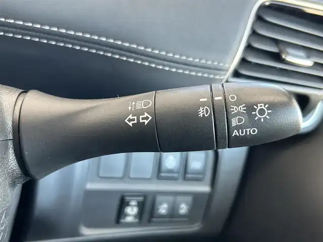 日産 セレナ e－パワー ハイウェイスター V 茨城県 2018(平30)年 7.6万km ダイヤモンドブラック 2トーン 純正9型ナビ/フルセグTV/両側パワースライドドア/アラウンドビューモニター/ビルトインETC/後席用フリップダウンモニター/レーダークルーズコントロール/フロント/バックソナー/エマージェンシーブレーキ/セーフティパックB/・プロパイロット/・車線逸脱防止支援システム/・インテリジェントルームミラー/・踏み間違い衝突防止アシスト/・駐車支援機能/LEDヘッドランプ/オートライト/デュアルオートエアコン/革巻きステアリング/ステアリングスイッチ/純正15インチアルミホイール/スマートキー/プッシュエンジンスターター