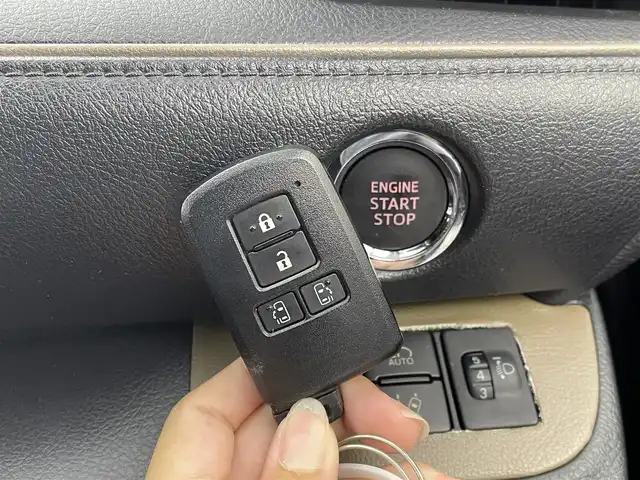 トヨタ シエンタ G 群馬県 2019(令1)年 4.1万km ブラックマイカ 禁煙車　社外ナビ　バックカメラ　Ｂｌｕｅｔｏｏｔｈ　フルセグ　両側パワースライドドア　衝突軽減システム　車線逸脱警報　ＥＴＣ　オートマチックハイビーム　横滑り防止装置　アイドリングストップ