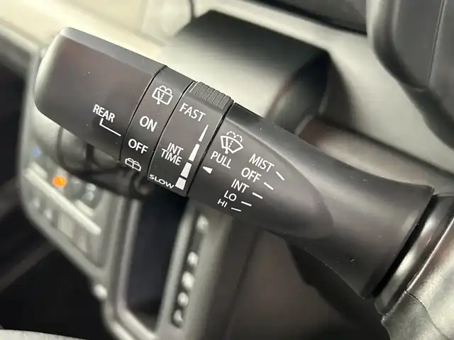 スズキ スペーシア HYBRID X 愛知県 2024(令6)年 0.7万km シフォンアイボリーM 禁煙車/ワンオーナー/7インチナビ/（AM/FM/Bluetooth）/バックカメラ/スズキセーフティサポート/・衝突軽減ブレーキ/・レーンキープアシスト/・オートマチックハイビーム/コーナーセンサー/ドライブレコーダー/ETC/シートヒーター/ベンチシート/両側パワースライドドア/アイドリングストップ/純正フロアマット/LEDヘッドライト/横滑り防止装置/オートエアコン/スマートキー/プッシュスタート