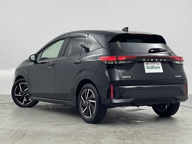 日産 ノート X 愛知県 2024(令6)年 0.4万km スーパーブラック /禁煙車//純正メモリナビ//フルセグ/AM/FM/USB/BT/HDMI/Apple Car Play//TVキャンセラー//インテリジェントルームミラー//純正ドライブレコーダー//ワイヤレス充電//アラウンドビューモニター//ビルトインETC//エマージェンシーブレーキ//前後ソナー//ブラインドスポットモニター//車線逸脱警報//車線逸脱防止支援//後側方車両検知警報//後側方衝突防止支援//制限速度支援//ふらつき警報//電動パーキング//オートブレーキホールド//LEDオートライト//フロントフォグランプ//ステアリングスイッチ//D-MODE/SPORT/ECO/NORMAL/EV//純正フロアマット/純正ドアバイザー//スマートキー