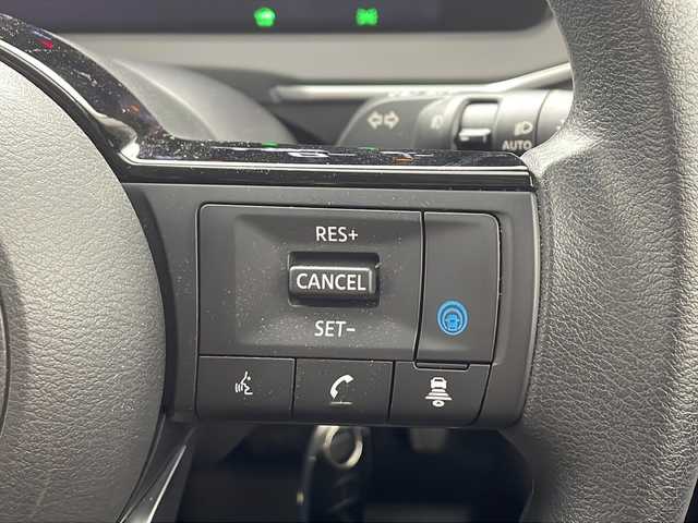 日産 ノート X 愛知県 2024(令6)年 0.4万km スーパーブラック /禁煙車//純正メモリナビ//フルセグ/AM/FM/USB/BT/HDMI/Apple Car Play//TVキャンセラー//インテリジェントルームミラー//純正ドライブレコーダー//ワイヤレス充電//アラウンドビューモニター//ビルトインETC//エマージェンシーブレーキ//前後ソナー//ブラインドスポットモニター//車線逸脱警報//車線逸脱防止支援//後側方車両検知警報//後側方衝突防止支援//制限速度支援//ふらつき警報//電動パーキング//オートブレーキホールド//LEDオートライト//フロントフォグランプ//ステアリングスイッチ//D-MODE/SPORT/ECO/NORMAL/EV//純正フロアマット/純正ドアバイザー//スマートキー