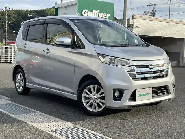 日産 デイズ HWS X Vセレ +SeftyⅡ 山口県 2015(平27)年 11万km クールシルバー 純正メモリナビ/Bluetooth/フルセグTV/バックカメラ/全周囲カメラ（ルームミラー）/プッシュスタート/スマートキー/HIDヘッドライト/フォグライト/衝突軽減ブレーキ/横滑り防止装置/オートライト/純正14インチAW/保証書・取説/スペアキー1個