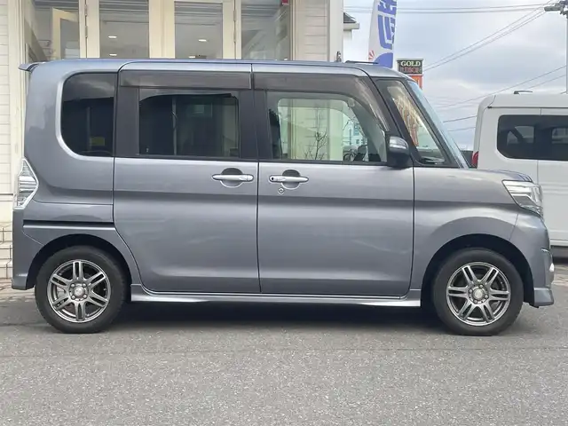 ダイハツ タント カスタム X 秋田県 2014(平26)年 12万km タングステングレーM (株)IDOMが運営する【じしゃロン秋田店】の自社ローン専用車両になりますこちらは現金またはオートローンご利用時の価格です。自社ローンご希望の方は別途その旨お申付け下さい/社外SDナビ【CD/DVD/SD/USB/iPod】/バックカメラ/フルセグTV/両側パワースライドドア/LEDヘッドライト/サマータイヤのみ4本