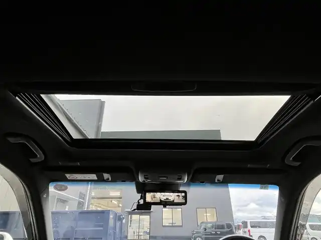 トヨタ クラウン ハイブリッド RS アドバンス 滋賀県 2018(平30)年 3.4万km ホワイトパールクリスタルシャイン 純正8インチナビ/DVD/CD/SD/AUX/Bluetooth/USB/AUX/サンルーフ/レザーシート/TRDエアロ/追従クルーズコントロール/全方位カメラ/パーキングアシスト/コーナーセンサー/パドルシフト/ドライブレコーダー/ETC2.0