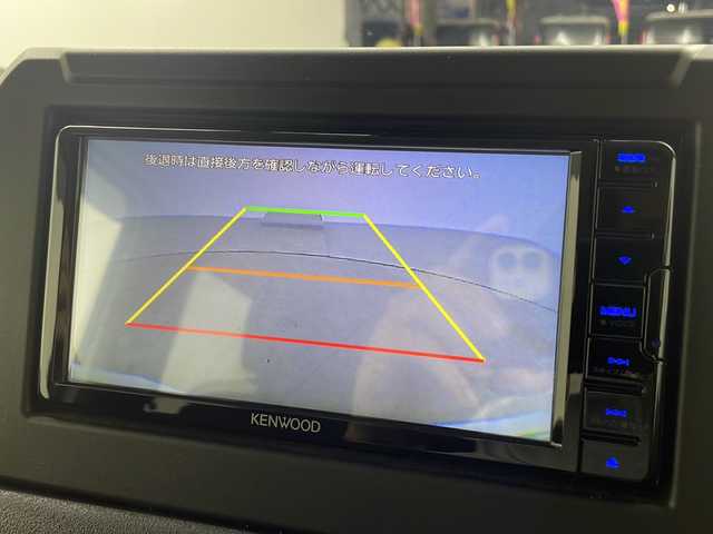 スズキ ジムニー XC 大阪府 2023(令5)年 3.3万km ピュアホワイトP ４WD/純正ナビ　KENWOOD/【BT/フルセグTV/DVD/USB]/バックカメラ/ドライブレコーダー　前方のみ　/ETC/衝突被害軽減システム/アイドリングストップ/クルーズコントロール/ヒーテッドドアミラー/シートヒーターD+N席/オートライト/オートマチックハイビーム/純正16インチアルミホイール