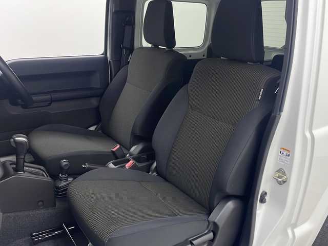 スズキ ジムニー XC 大阪府 2023(令5)年 3.3万km ピュアホワイトP ４WD/純正ナビ　KENWOOD/【BT/フルセグTV/DVD/USB]/バックカメラ/ドライブレコーダー　前方のみ　/ETC/衝突被害軽減システム/アイドリングストップ/クルーズコントロール/ヒーテッドドアミラー/シートヒーターD+N席/オートライト/オートマチックハイビーム/純正16インチアルミホイール