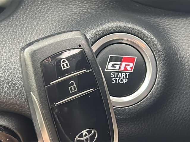 トヨタ ＧＲヤリス RS 福島県 2020(令2)年 5.5万km プラチナホワイトパールマイカ ／禁煙車/／純正ナビ機能付きＤＡ/／ＥＴＣ/／バックカメラ/／カーボン調ルーフ/／ＢＳＭ/／ＨＵＤ/／衝突軽減装置/／前後ドラレコ/／レーダークルーズコントロール/／パドルシフト/／オートライト/／オートエアコン