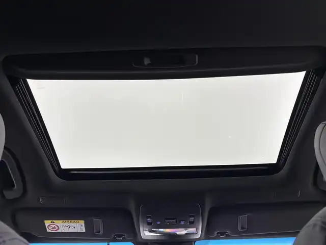 トヨタ クラウン ハイブリッド RS アドバンス 福岡県 2021(令3)年 6.1万km プレシャスホワイトパール ムーンルーフ　/純正１２．３型ナビ/フルセグTV　/全方位カメラ　/デジタルインナーミラー　/前後ドラレコ　/ビルトインＥＴＣ２．０　/トヨタセーフティセンス　/レーダークルーズコントロール　/コーナーセンサー　/衝突軽減ブレーキ　/レーダークルーズコントロール　/ブラインドスポットモニター　/アクセル踏み間違い防止　/パドルシフト　/ＨＵＤ　/シートメモリー付きパワーシート　/シートベンチレーション／ヒーター/ステアリングヒーター　/純正１８インチアルミホイール　/３眼ヘッドライト