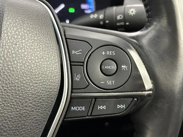 トヨタ クラウン ハイブリッド RS アドバンス 福岡県 2021(令3)年 6.1万km プレシャスホワイトパール ムーンルーフ　/純正１２．３型ナビ/フルセグTV　/全方位カメラ　/デジタルインナーミラー　/前後ドラレコ　/ビルトインＥＴＣ２．０　/トヨタセーフティセンス　/レーダークルーズコントロール　/コーナーセンサー　/衝突軽減ブレーキ　/レーダークルーズコントロール　/ブラインドスポットモニター　/アクセル踏み間違い防止　/パドルシフト　/ＨＵＤ　/シートメモリー付きパワーシート　/シートベンチレーション／ヒーター/ステアリングヒーター　/純正１８インチアルミホイール　/３眼ヘッドライト