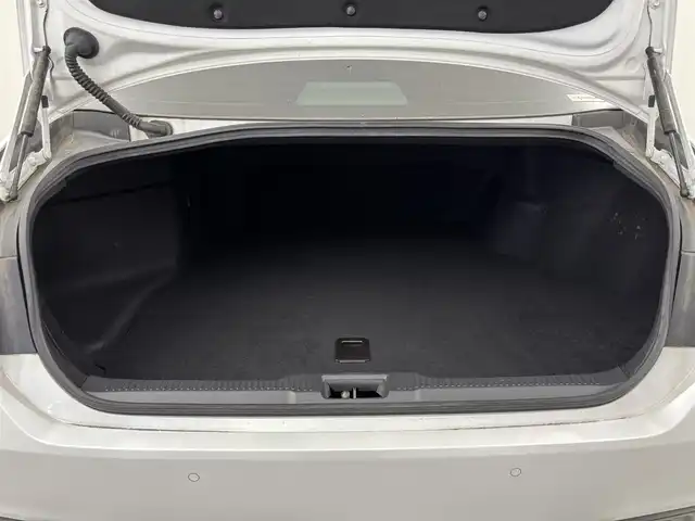 トヨタ クラウン ハイブリッド RS アドバンス 福岡県 2021(令3)年 6.1万km プレシャスホワイトパール ムーンルーフ　/純正１２．３型ナビ/フルセグTV　/全方位カメラ　/デジタルインナーミラー　/前後ドラレコ　/ビルトインＥＴＣ２．０　/トヨタセーフティセンス　/レーダークルーズコントロール　/コーナーセンサー　/衝突軽減ブレーキ　/レーダークルーズコントロール　/ブラインドスポットモニター　/アクセル踏み間違い防止　/パドルシフト　/ＨＵＤ　/シートメモリー付きパワーシート　/シートベンチレーション／ヒーター/ステアリングヒーター　/純正１８インチアルミホイール　/３眼ヘッドライト