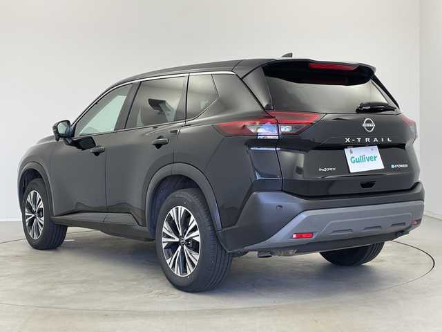 日産 エクストレイル X e－4ORCE 新潟県 2023(令5)年 3.9万km ダイヤモンドブラック 4WD/プロパイロット/純正メモリナビ【MM223D-L】/　フルセグTV/Bluetooth/衝突被害軽減ブレーキ/レーンキープアシスト/レーダークルーズコントロール/ブラインドスポットモニター/前後コーナーセンサー/D席パワーシート/前席シートヒーター/ステアリングヒーター/ドライブレコーダー/バックモニター/ETC/電動パーキングブレーキ/オートブレーキホールド/LEDヘッドライト/オートマチックハイビーム/スマートキー/横滑り防止装置/オートライト/レザーステアリング