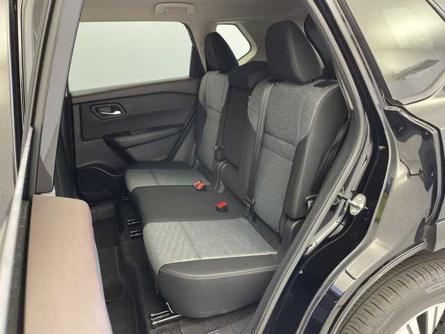 日産 エクストレイル X e－4ORCE 新潟県 2023(令5)年 3.9万km ダイヤモンドブラック 4WD/プロパイロット/純正メモリナビ【MM223D-L】/　フルセグTV/Bluetooth/衝突被害軽減ブレーキ/レーンキープアシスト/レーダークルーズコントロール/ブラインドスポットモニター/前後コーナーセンサー/D席パワーシート/前席シートヒーター/ステアリングヒーター/ドライブレコーダー/バックモニター/ETC/電動パーキングブレーキ/オートブレーキホールド/LEDヘッドライト/オートマチックハイビーム/スマートキー/横滑り防止装置/オートライト/レザーステアリング