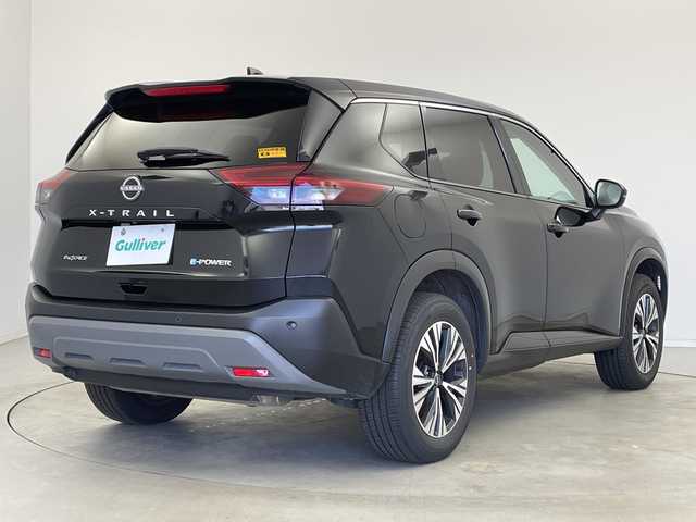日産 エクストレイル X e－4ORCE 新潟県 2023(令5)年 3.9万km ダイヤモンドブラック 4WD/プロパイロット/純正メモリナビ【MM223D-L】/　フルセグTV/Bluetooth/衝突被害軽減ブレーキ/レーンキープアシスト/レーダークルーズコントロール/ブラインドスポットモニター/前後コーナーセンサー/D席パワーシート/前席シートヒーター/ステアリングヒーター/ドライブレコーダー/バックモニター/ETC/電動パーキングブレーキ/オートブレーキホールド/LEDヘッドライト/オートマチックハイビーム/スマートキー/横滑り防止装置/オートライト/レザーステアリング