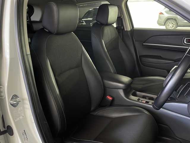 ホンダ ヴェゼル ハイブリッド e:HEV Z 広島県 2021(令3)年 4.8万km プラチナホワイトパール 純正９型ナビ/バックカメラ/シートヒーター/電動リアゲート/ワイヤレス充電/ブラインドスポットモニター/ＥＴＣ２．０/前後ドラレコ/オートハイビーム/ステアリングヒーター/レーダークルーズコントロール/衝突軽減/レーンキープアシスト/踏み間違い防止/純正18インチアルミホイール(225/50/R18)/エアバッグ(運転席/助手席/サイド/カーテン)