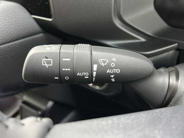 トヨタ ランドクルーザー ２５０ VX 石川県 2024(令6)年 0.3万km ブラック Toyota Safety Sense/・プリクラッシュセーフティ/・レーントレーシングアシスト/・レーンディパーチャーアラート/・レーダークルーズコントロール（全車速追従機能付）/・アダプティブハイビームシステム／オートマチックハイビーム/・ロードサインアシスト/・パノラミックビューモニター（床下透過表示機能付）/12.3インチディスプレイオーディオ/・コネクティッドナビ対応/【Mira cast・Bluetooth・AM・FM・HDMI】/デジタルインナーミラー(ライブレコーダー搭載)/ブラインドスポットモニター/トランスファースイッチ/・ECT(電子制御トランスミッション)/ステアリングリモコン/・ステアリングヒーター/パワーシート(運転席)/・シートヒーター/・エアシート/サンルーフ/パワーバックドア/typeCコネクト×２/ビルトインETC2.0/プッシュスタート/・スペアキー1本/純正フロアマット/ルーフレール/電子取扱説明書