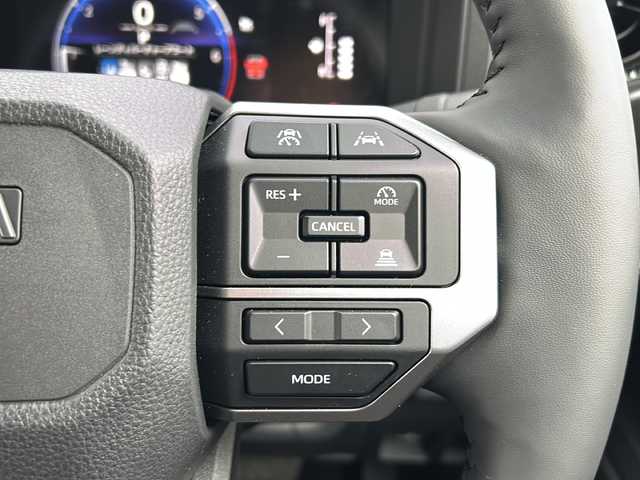 トヨタ ランドクルーザー ２５０ VX 石川県 2024(令6)年 0.3万km ブラック Toyota Safety Sense/・プリクラッシュセーフティ/・レーントレーシングアシスト/・レーンディパーチャーアラート/・レーダークルーズコントロール（全車速追従機能付）/・アダプティブハイビームシステム／オートマチックハイビーム/・ロードサインアシスト/・パノラミックビューモニター（床下透過表示機能付）/12.3インチディスプレイオーディオ/・コネクティッドナビ対応/【Mira cast・Bluetooth・AM・FM・HDMI】/デジタルインナーミラー(ライブレコーダー搭載)/ブラインドスポットモニター/トランスファースイッチ/・ECT(電子制御トランスミッション)/ステアリングリモコン/・ステアリングヒーター/パワーシート(運転席)/・シートヒーター/・エアシート/サンルーフ/パワーバックドア/typeCコネクト×２/ビルトインETC2.0/プッシュスタート/・スペアキー1本/純正フロアマット/ルーフレール/電子取扱説明書