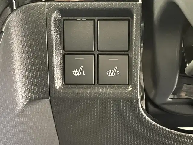 ダイハツ タント カスタム X 岩手県 2024(令6)年 0.3万km シャイニングホワイトパール ４WD/両側パワースライドドア/スマートアシスト/衝突回避支援ブレーキ/車線逸脱抑制機能/誤発進抑制機能/ブレーキ制御付き誤発進抑制機能/コーナーセンサー/標識認識機能/先行車発信お知らせ機能/オートブレーキホールド/横滑り防止装置/アイドリングストップ/ロールサンシェード/シートヒーター/オートエアコン/LEDヘッドライト/LEDフォグライト/純正16インチアルミホイール/純正フロアマット