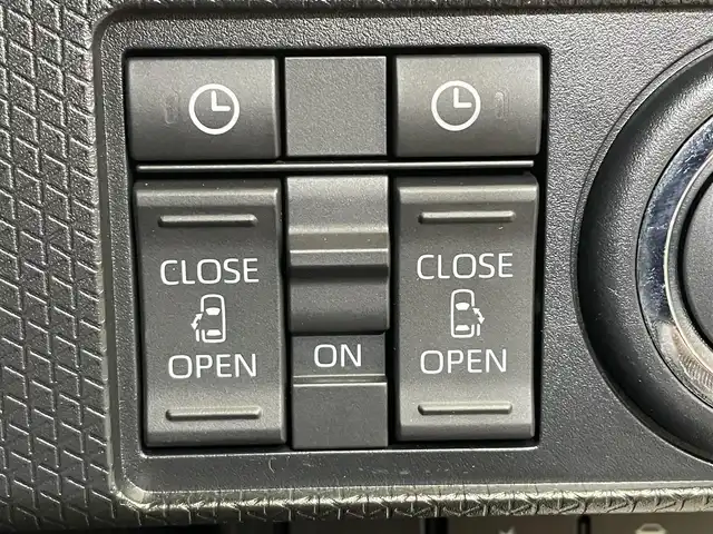 ダイハツ タント カスタム X 岩手県 2024(令6)年 0.3万km シャイニングホワイトパール ４WD/両側パワースライドドア/スマートアシスト/衝突回避支援ブレーキ/車線逸脱抑制機能/誤発進抑制機能/ブレーキ制御付き誤発進抑制機能/コーナーセンサー/標識認識機能/先行車発信お知らせ機能/オートブレーキホールド/横滑り防止装置/アイドリングストップ/ロールサンシェード/シートヒーター/オートエアコン/LEDヘッドライト/LEDフォグライト/純正16インチアルミホイール/純正フロアマット