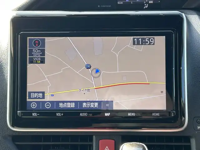 トヨタ エスクァイア Gi 愛媛県 2019(令1)年 7.5万km ホワイトパールクリスタルシャイン 純正9型ナビ(Bluetooth/フルセグTV)/純正12.1型後席モニター/両側パワースライドドア/トヨタセーフティセンス/クルーズコントロール/クリアランスソナー/衝突被害軽減装置/車線逸脱防止装置/LEDヘッドライト/オートライト/オートマチックハイビーム/ブラック合皮シート／シートヒーター/前後ドライブレコーダー/アイドリングストップ/後席サンシェイド/純正フロアマット/純正ドアバイザー/電格ミラー/現状サマー(純正AW)(195/65/R15)/YOKOHAMA BluEarth-ES ES32/禁煙車