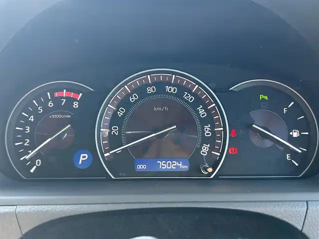 トヨタ エスクァイア Gi 愛媛県 2019(令1)年 7.5万km ホワイトパールクリスタルシャイン 純正9型ナビ(Bluetooth/フルセグTV)/純正12.1型後席モニター/両側パワースライドドア/トヨタセーフティセンス/クルーズコントロール/クリアランスソナー/衝突被害軽減装置/車線逸脱防止装置/LEDヘッドライト/オートライト/オートマチックハイビーム/ブラック合皮シート／シートヒーター/前後ドライブレコーダー/アイドリングストップ/後席サンシェイド/純正フロアマット/純正ドアバイザー/電格ミラー/現状サマー(純正AW)(195/65/R15)/YOKOHAMA BluEarth-ES ES32/禁煙車