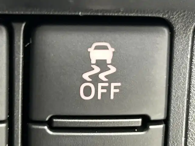 スバル ジャスティ 道央・札幌 2021(令3)年 1.4万km パールホワイトⅢ ・４WD/・衝突軽減/・全方位カメラ/・純正ナビ/・BT/CD/DVD/SD/iPod/フルセグTV/・寒冷地仕様/・アイドリングストップ/・アダプティブクルーズコントロール/・シートヒーター/・両側パワースライドドア/・ドライブレコーダー/・ＬＥＤヘッドライト/・LEDフォグライト/・オートライト/・ブレーキホールド/・パワーウィンドウ/・パワーステアリング/・ＥＴＣ2.0/・ステアリングスイッチ/・プッシュスタート/・スマートキー/・スペアキー１本/・オートエアコン/・横滑り防止/・ABS/・コーナーセンサー/・純正フロアマット/・純正アルミホイール