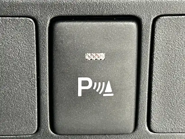 スバル ジャスティ 道央・札幌 2021(令3)年 1.4万km パールホワイトⅢ ・４WD/・衝突軽減/・全方位カメラ/・純正ナビ/・BT/CD/DVD/SD/iPod/フルセグTV/・寒冷地仕様/・アイドリングストップ/・アダプティブクルーズコントロール/・シートヒーター/・両側パワースライドドア/・ドライブレコーダー/・ＬＥＤヘッドライト/・LEDフォグライト/・オートライト/・ブレーキホールド/・パワーウィンドウ/・パワーステアリング/・ＥＴＣ2.0/・ステアリングスイッチ/・プッシュスタート/・スマートキー/・スペアキー１本/・オートエアコン/・横滑り防止/・ABS/・コーナーセンサー/・純正フロアマット/・純正アルミホイール