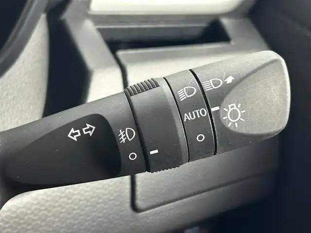 スバル ジャスティ 道央・札幌 2021(令3)年 1.4万km パールホワイトⅢ ・４WD/・衝突軽減/・全方位カメラ/・純正ナビ/・BT/CD/DVD/SD/iPod/フルセグTV/・寒冷地仕様/・アイドリングストップ/・アダプティブクルーズコントロール/・シートヒーター/・両側パワースライドドア/・ドライブレコーダー/・ＬＥＤヘッドライト/・LEDフォグライト/・オートライト/・ブレーキホールド/・パワーウィンドウ/・パワーステアリング/・ＥＴＣ2.0/・ステアリングスイッチ/・プッシュスタート/・スマートキー/・スペアキー１本/・オートエアコン/・横滑り防止/・ABS/・コーナーセンサー/・純正フロアマット/・純正アルミホイール