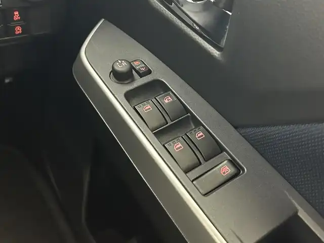 スバル ジャスティ 道央・札幌 2021(令3)年 1.4万km パールホワイトⅢ ・４WD/・衝突軽減/・全方位カメラ/・純正ナビ/・BT/CD/DVD/SD/iPod/フルセグTV/・寒冷地仕様/・アイドリングストップ/・アダプティブクルーズコントロール/・シートヒーター/・両側パワースライドドア/・ドライブレコーダー/・ＬＥＤヘッドライト/・LEDフォグライト/・オートライト/・ブレーキホールド/・パワーウィンドウ/・パワーステアリング/・ＥＴＣ2.0/・ステアリングスイッチ/・プッシュスタート/・スマートキー/・スペアキー１本/・オートエアコン/・横滑り防止/・ABS/・コーナーセンサー/・純正フロアマット/・純正アルミホイール