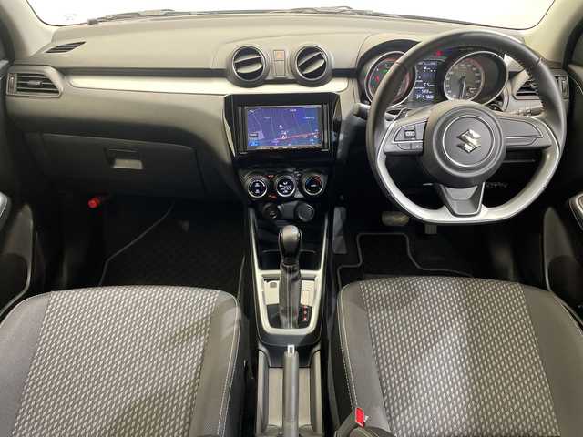 スズキ スイフト HYBRID RS 愛知県 2017(平29)年 1万km スーパーブラックパール 純正ナビ/ワンセグＴＶ/シートヒーター/スマートキー/純正フロアマット/オートライト/パドルシフト/ＬＥＤヘッドライト/プッシュスタート/ステアリングスイッチ/純正アルミホイール/取扱説明書