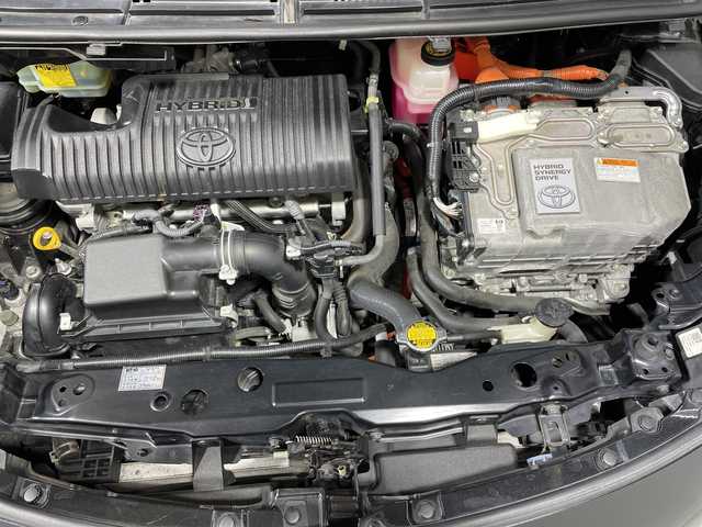 トヨタ シエンタ ハイブリッド G 神奈川県 2016(平28)年 7.3万km ブラックマイカ 純正7型SDナビ【NSZT-W66T】/AM　FM　フルセグ　DVD　CD　SD　MSV　Bluetooth/バックカメラ/両側パワースライドドア/トヨタセーフティセンス/ビルトインETC/社外前後ドライブレコーダー【VREC-DH300D】/革巻ステアリング/ステアリングリモコン/純正フロアマット/ISOFIX対応/保証書/取扱説明書/スマートキー×2/LEDヘッドライト/フォグランプ/純正15インチアルミ/ドアバイザー/LDA（レーンディパーチャーアラート）/先行車発進お知らせ