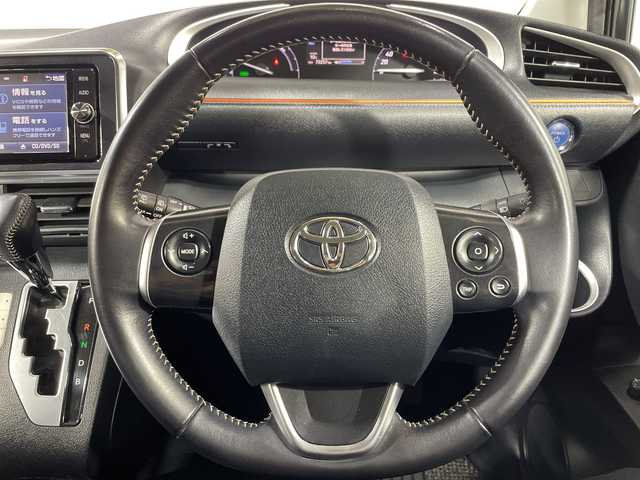 トヨタ シエンタ ハイブリッド G 神奈川県 2016(平28)年 7.3万km ブラックマイカ 純正7型SDナビ【NSZT-W66T】/AM　FM　フルセグ　DVD　CD　SD　MSV　Bluetooth/バックカメラ/両側パワースライドドア/トヨタセーフティセンス/ビルトインETC/社外前後ドライブレコーダー【VREC-DH300D】/革巻ステアリング/ステアリングリモコン/純正フロアマット/ISOFIX対応/保証書/取扱説明書/スマートキー×2/LEDヘッドライト/フォグランプ/純正15インチアルミ/ドアバイザー/LDA（レーンディパーチャーアラート）/先行車発進お知らせ